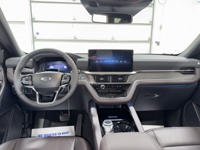 2025 Ford Explorer Platinum photo 7
