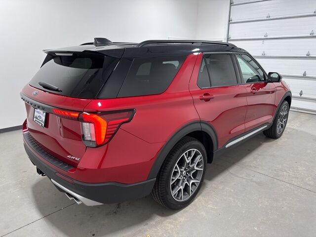 2025 Ford Explorer Platinum photo 2