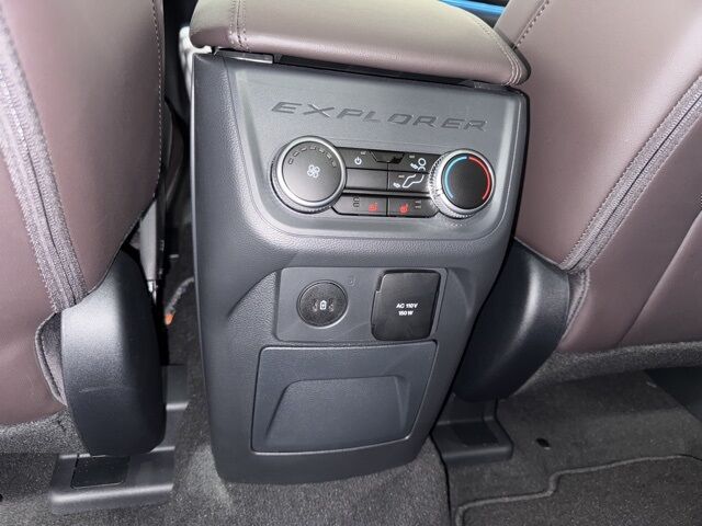2025 Ford Explorer Platinum photo 32