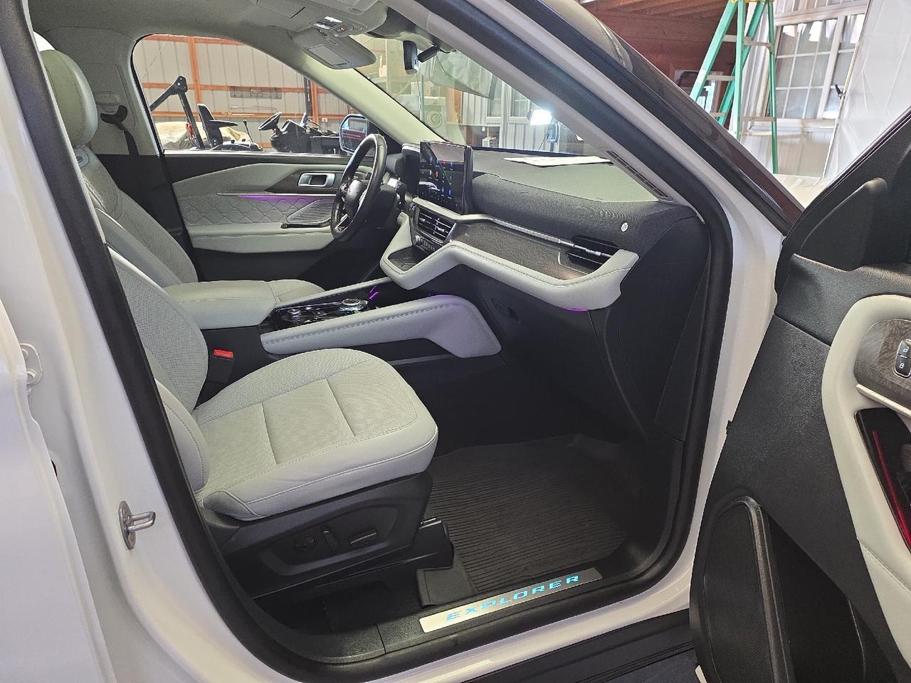 2025 Ford Explorer Platinum Sand Lake NY