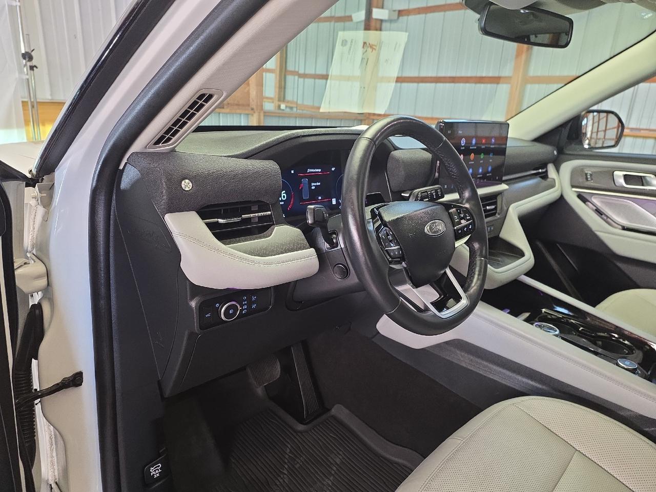 2025 Ford Explorer Platinum Sand Lake NY