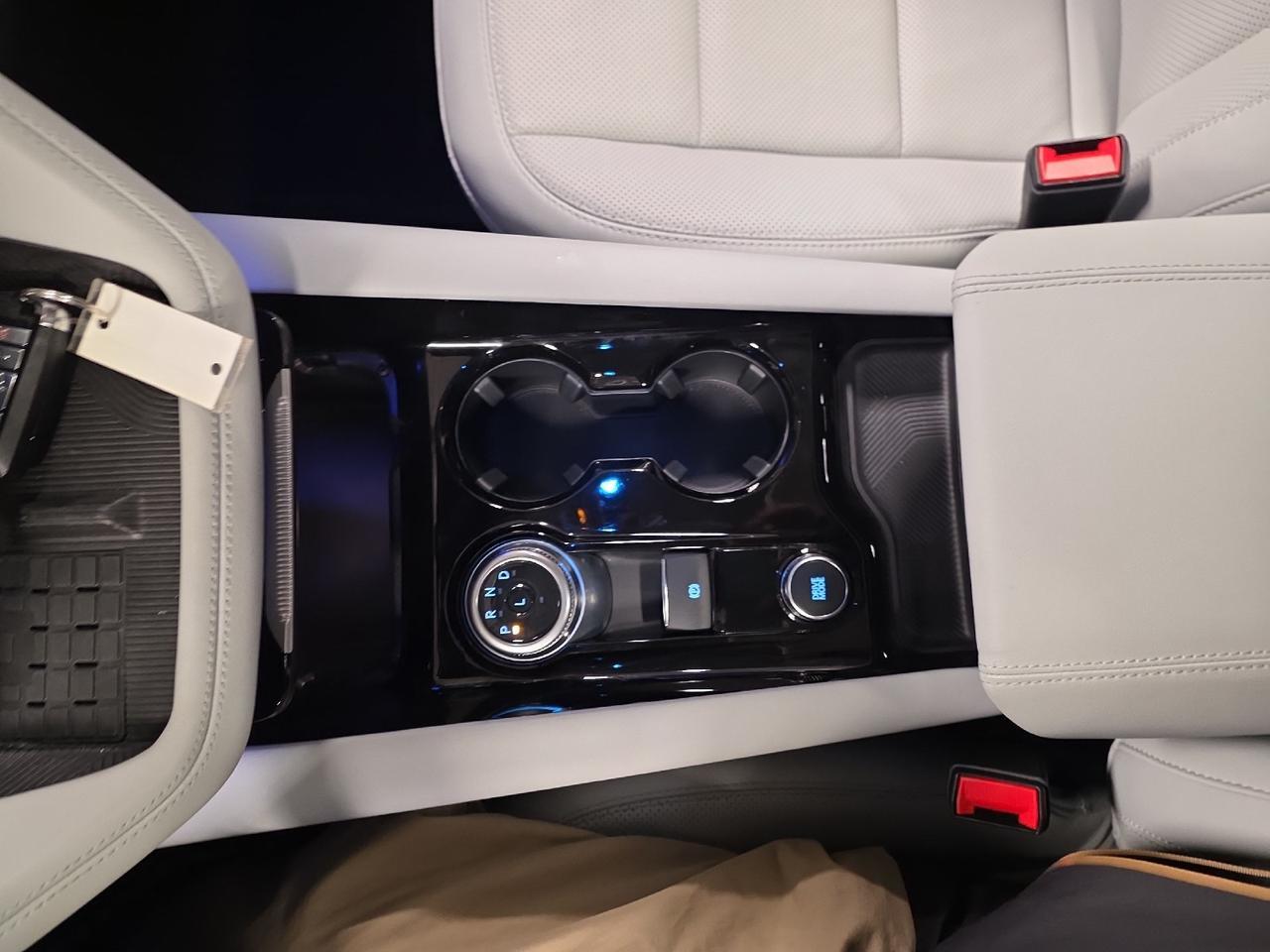 2025 Ford Explorer Platinum Sand Lake NY