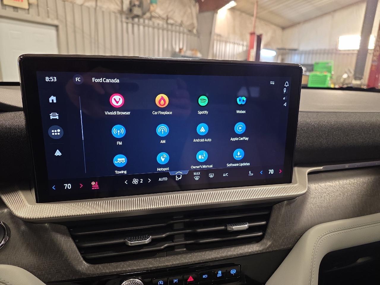 2025 Ford Explorer Platinum Sand Lake NY