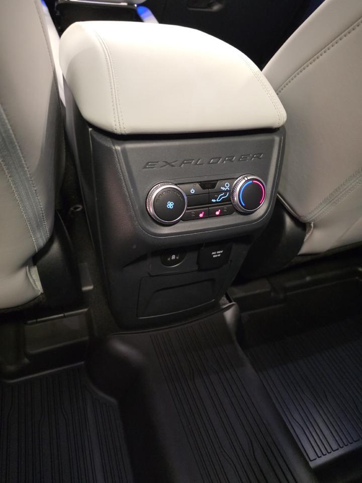 2025 Ford Explorer Platinum Sand Lake NY