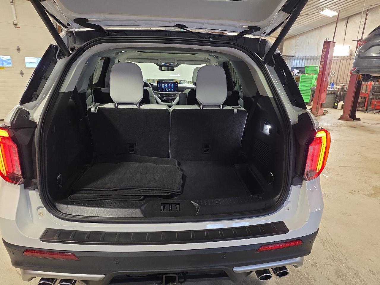 2025 Ford Explorer Platinum Sand Lake NY