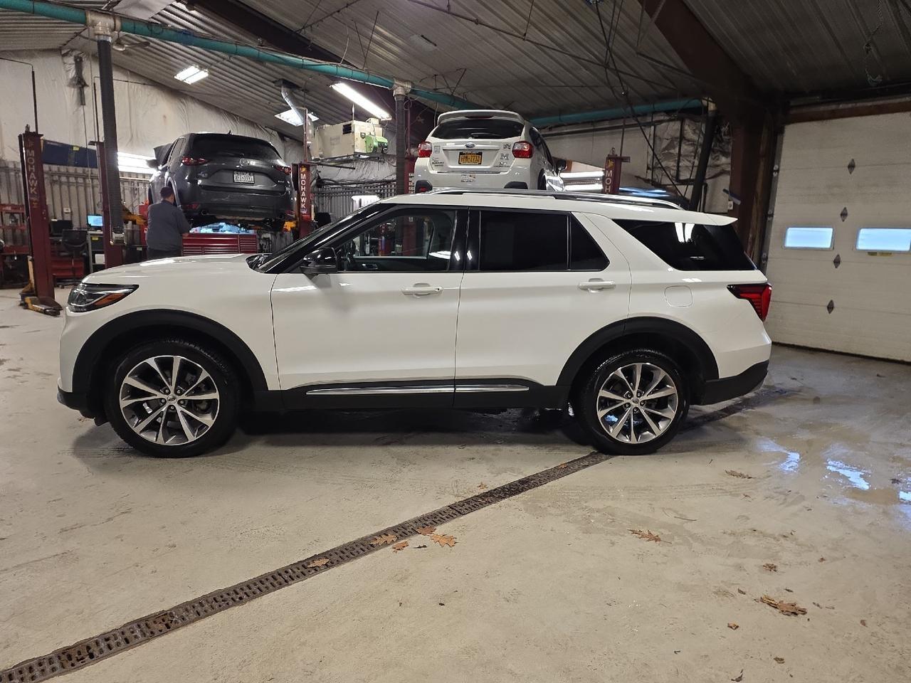 2025 Ford Explorer Platinum