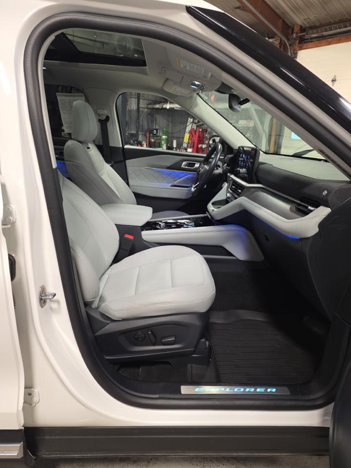 2025 Ford Explorer Platinum Sand Lake NY