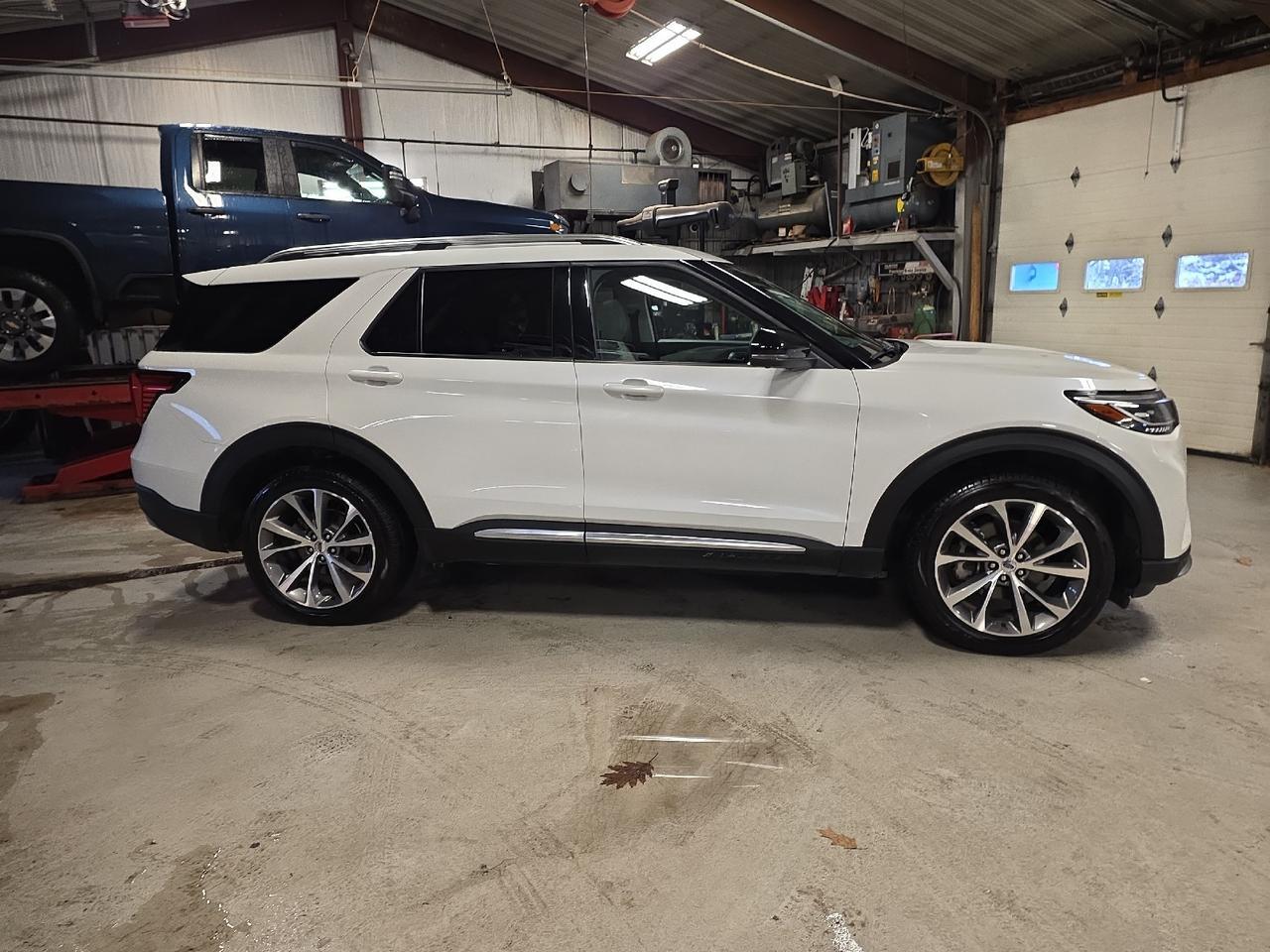 2025 Ford Explorer Platinum Sand Lake NY