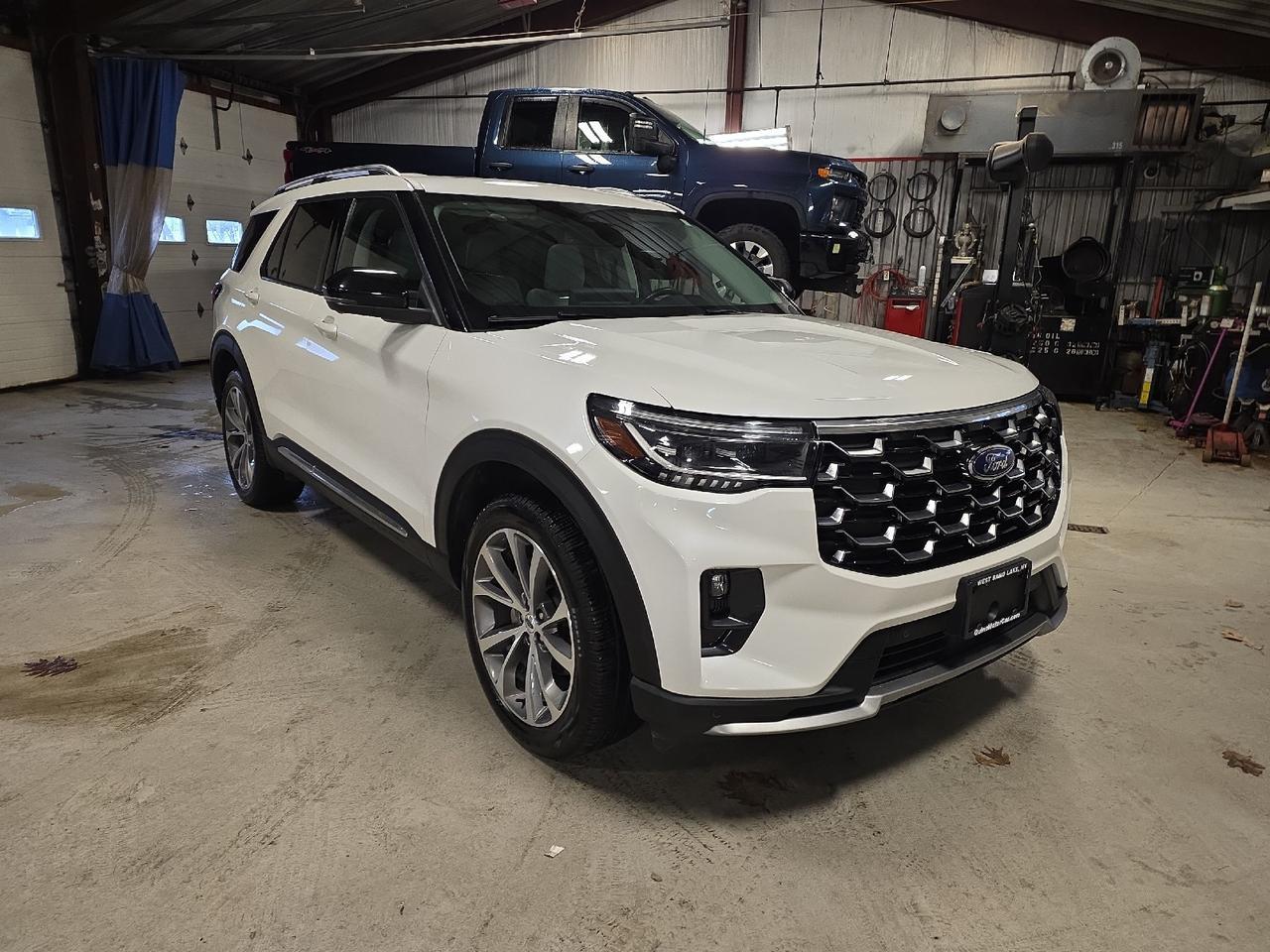 2025 Ford Explorer Platinum Sand Lake NY