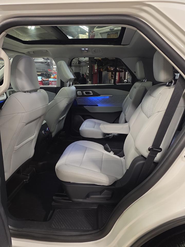 2025 Ford Explorer Platinum Sand Lake NY