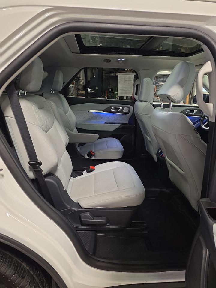 2025 Ford Explorer Platinum Sand Lake NY