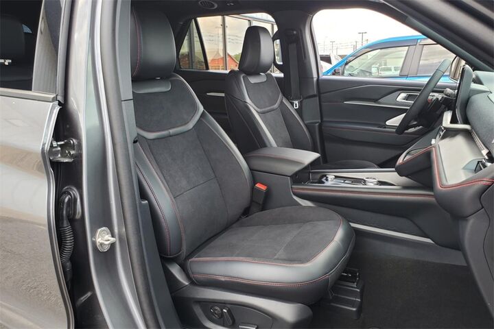 2025 Ford Explorer ST  TX