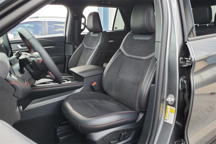 2025 Ford Explorer ST  TX