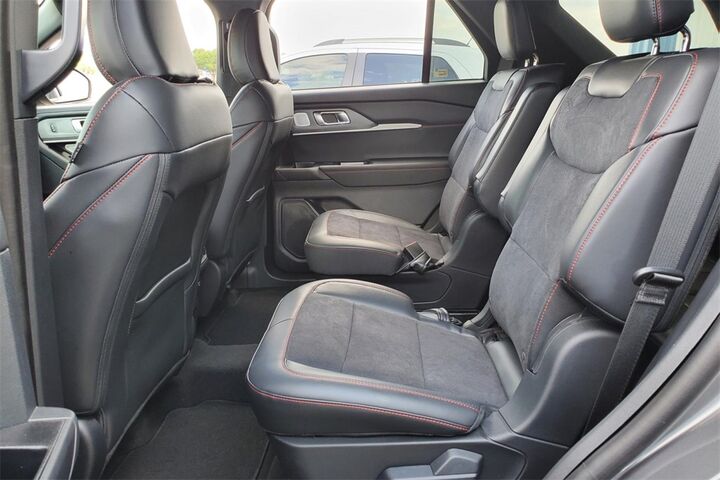 2025 Ford Explorer ST  TX