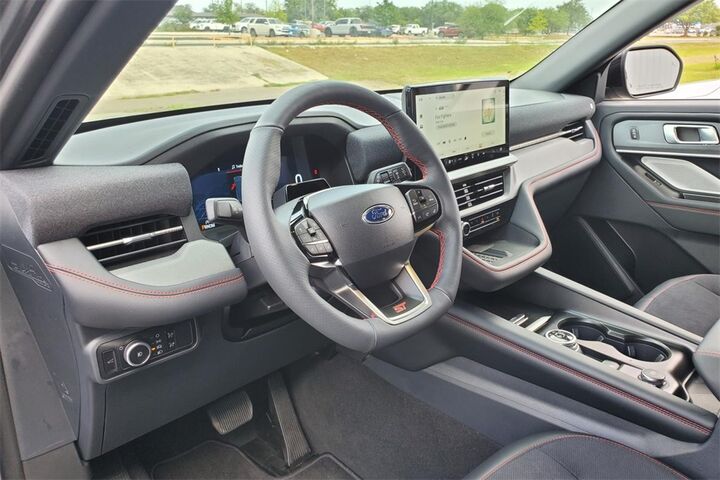 2025 Ford Explorer ST  TX