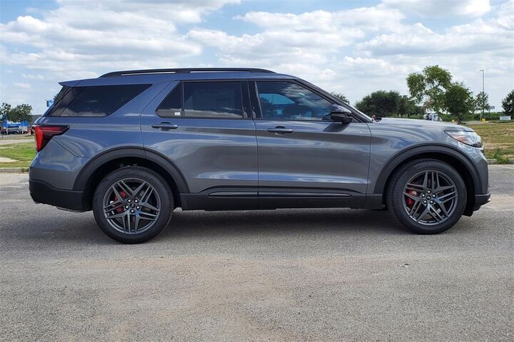 2025 Ford Explorer ST  TX