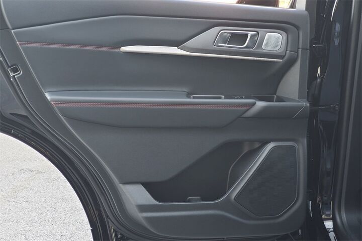 2025 Ford Explorer ST  TX