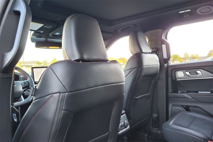 2025 Ford Explorer ST  TX