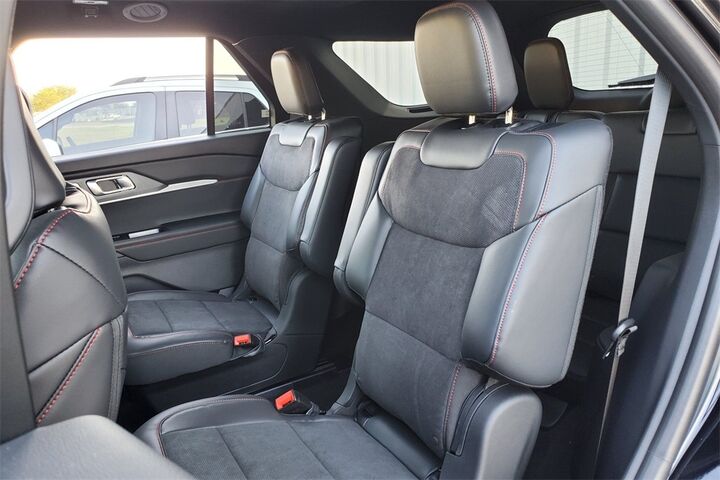 2025 Ford Explorer ST  TX