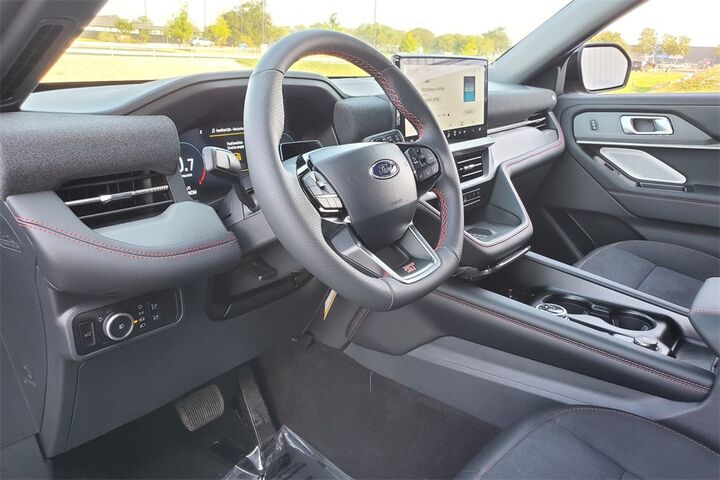 2025 Ford Explorer ST  TX