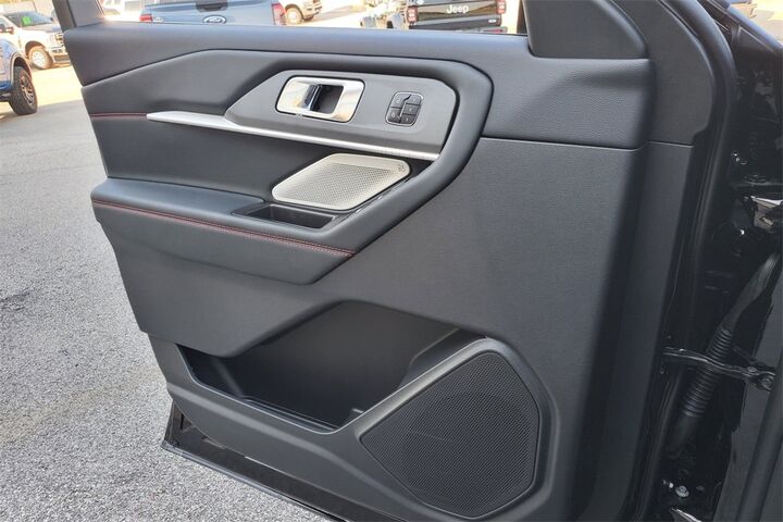 2025 Ford Explorer ST  TX