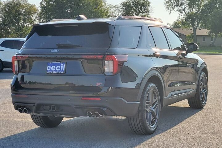 2025 Ford Explorer ST  TX