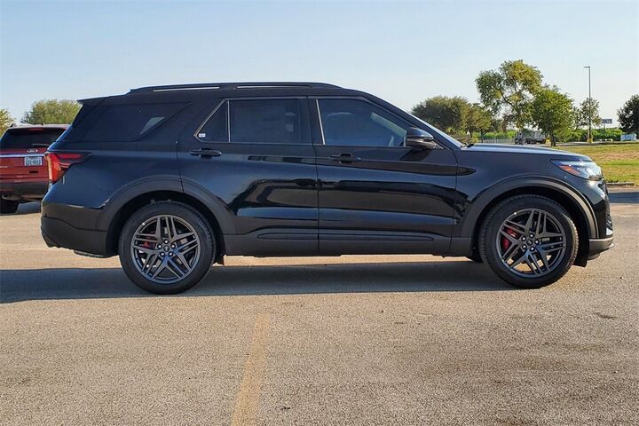 2025 Ford Explorer ST  TX