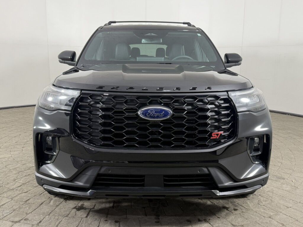 2025 Ford Explorer ST 3.0L Ecoboost 4WD **Only 18 Miles**
