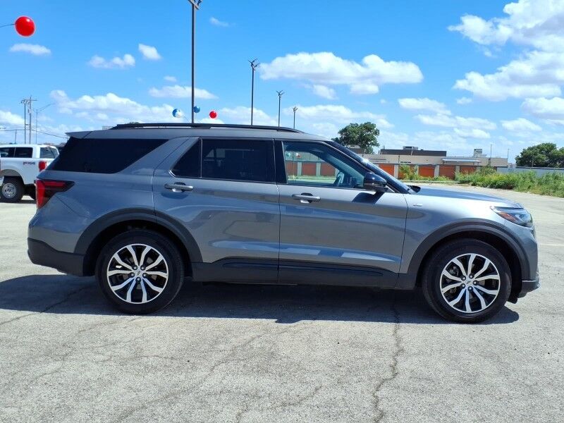 2025 Ford Explorer ST-Line Del Rio TX