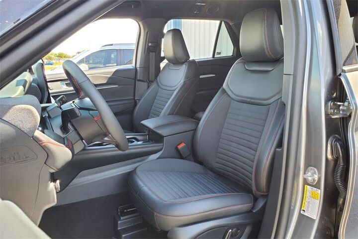 2025 Ford Explorer ST-Line  TX