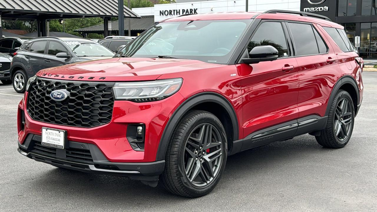 2025 Ford Explorer ST-Line