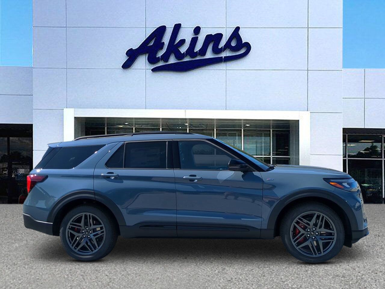 2025 Ford Explorer ST-Line