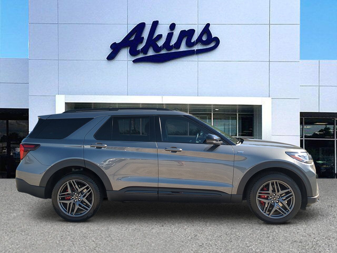 2025 Ford Explorer ST-Line