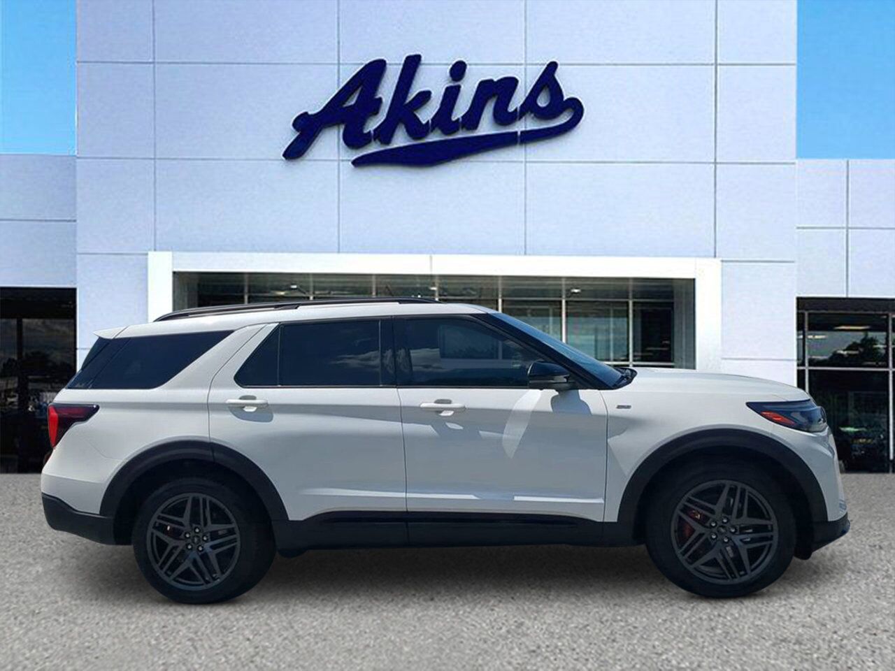 2025 Ford Explorer ST-Line