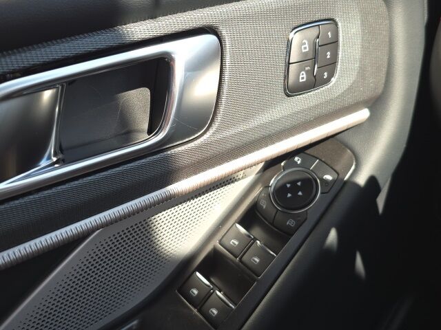 2025 Ford Explorer ST photo 6