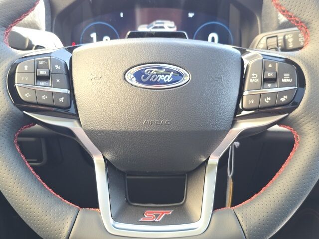 2025 Ford Explorer ST photo 9