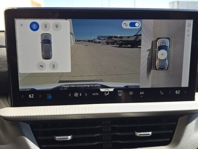2025 Ford Explorer ST photo 11