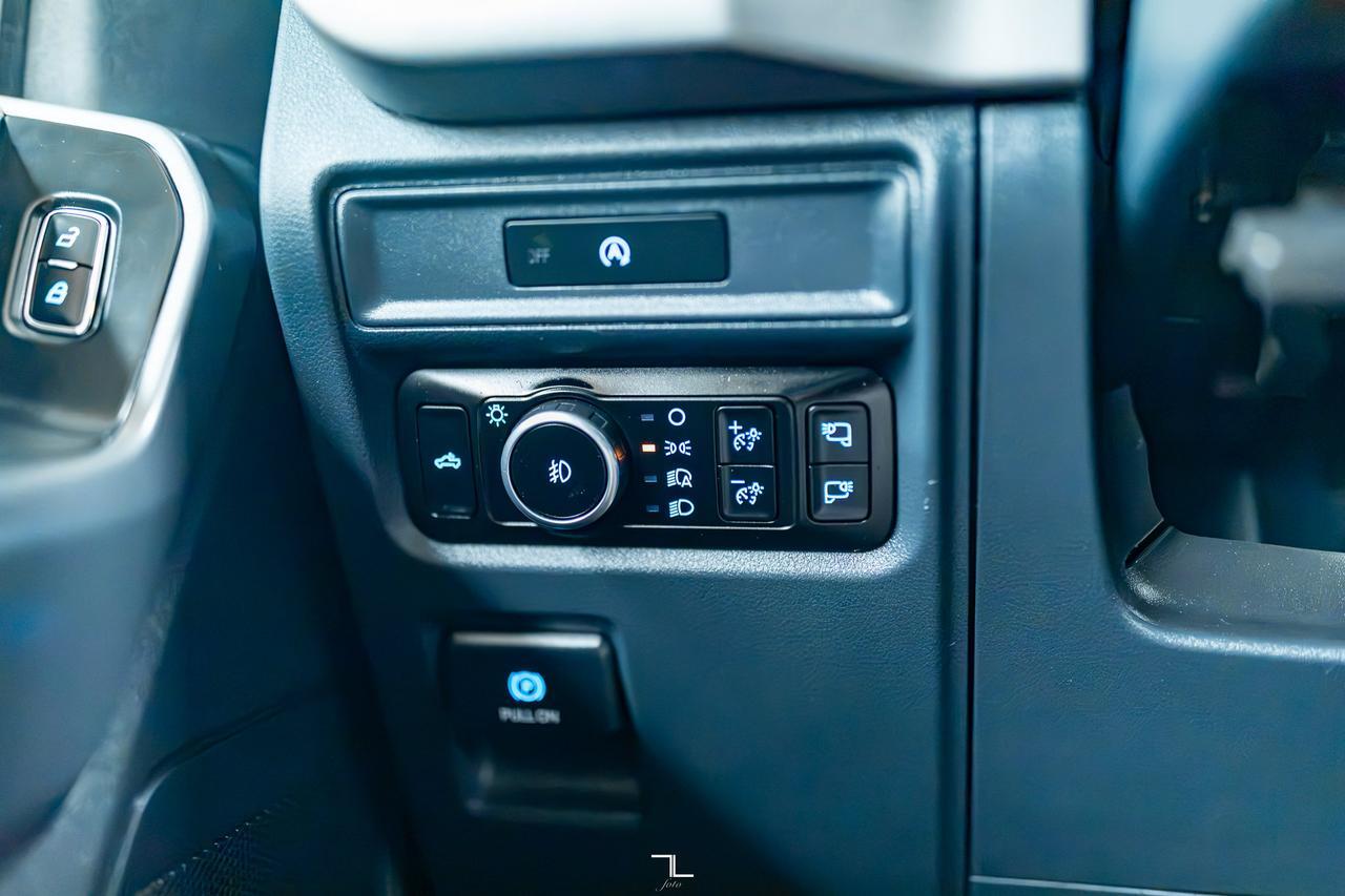 2025 Ford F-150 4x4 Super Crew XLT FX4 Nav BCam Red Deer AB