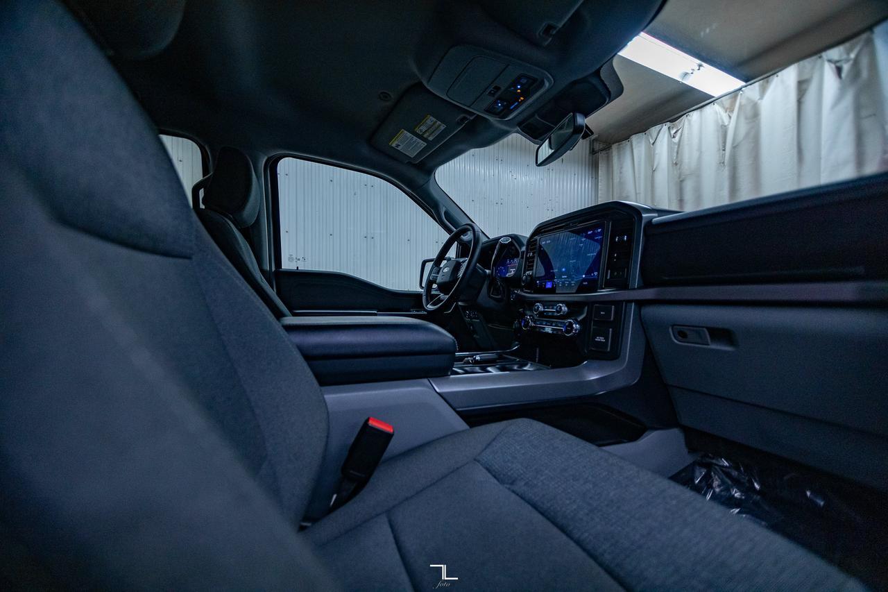2025 Ford F-150 4x4 Super Crew XLT Nav BCam Red Deer AB