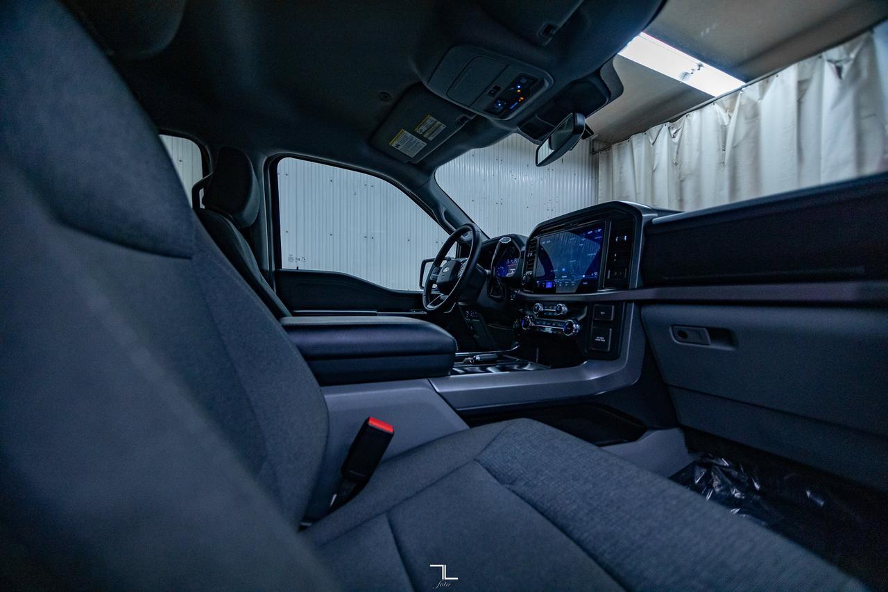 2025 Ford F-150 4x4 Super Crew XLT Nav BCam Red Deer AB