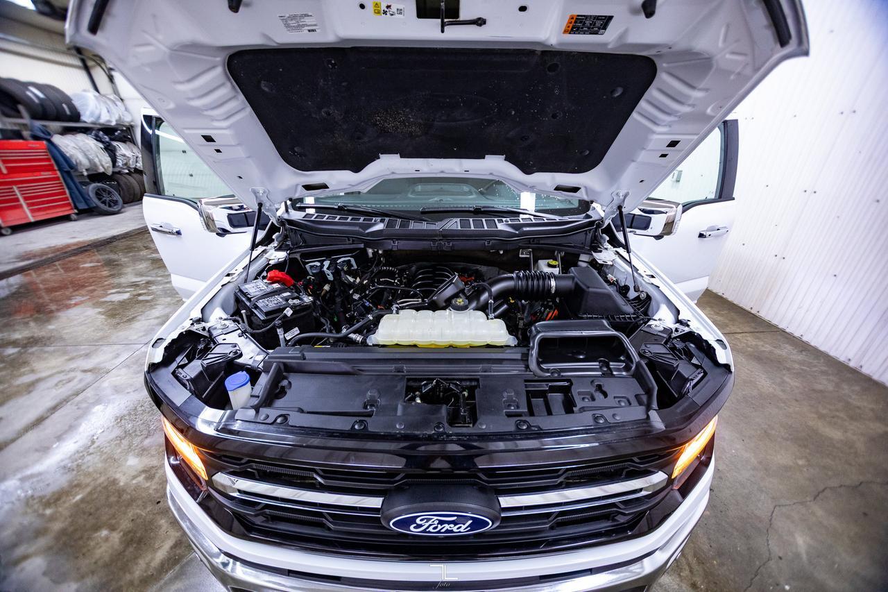 2025 Ford F-150 4x4 Super Crew XLT Nav BCam Red Deer AB