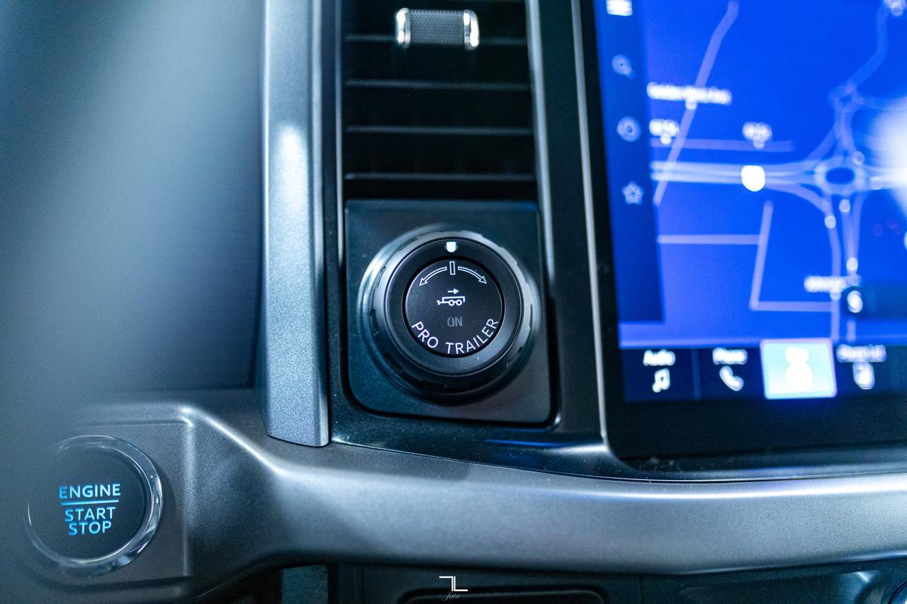 2025 Ford F-150 4x4 Super Crew XLT Nav BCam Red Deer AB