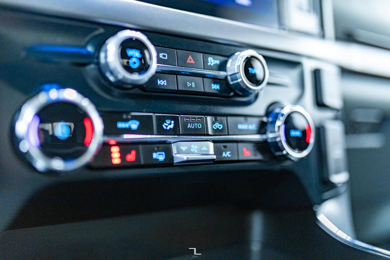 2025 Ford F-150 4x4 Super Crew XLT Nav BCam Red Deer AB