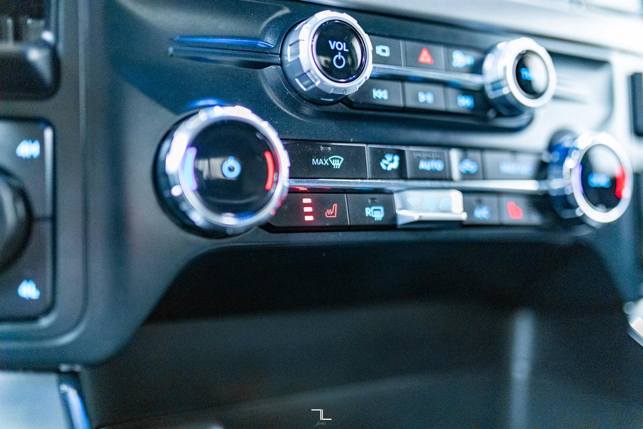 2025 Ford F-150 4x4 Super Crew XLT Nav BCam Red Deer AB