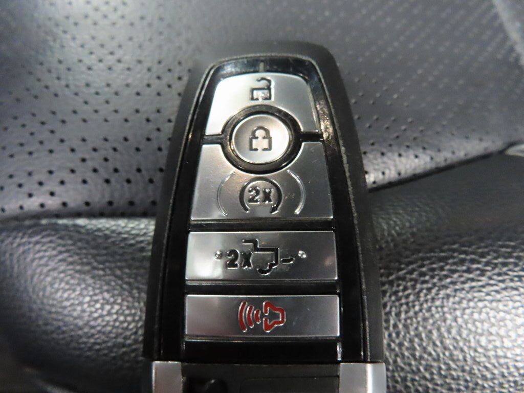 2025 Ford F-150 4x4 SuperCrew Lariat Fond du Lac WI