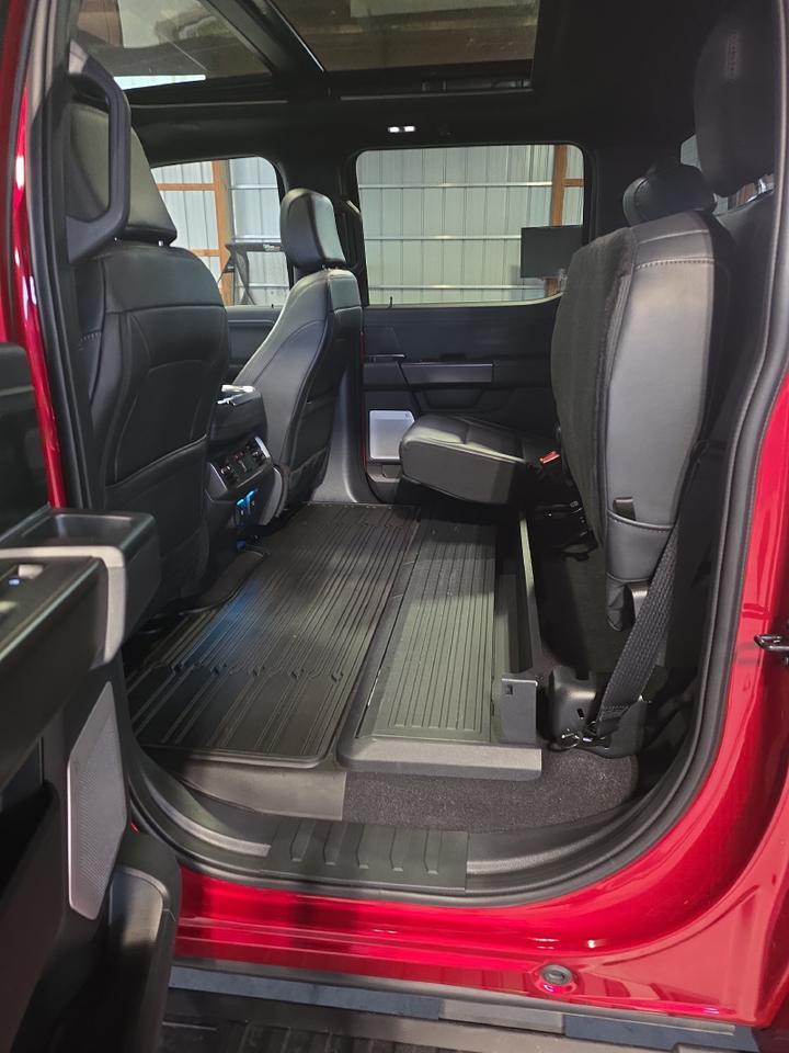 2025 Ford F-150 LARIAT Sand Lake NY