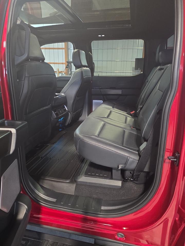 2025 Ford F-150 LARIAT Sand Lake NY