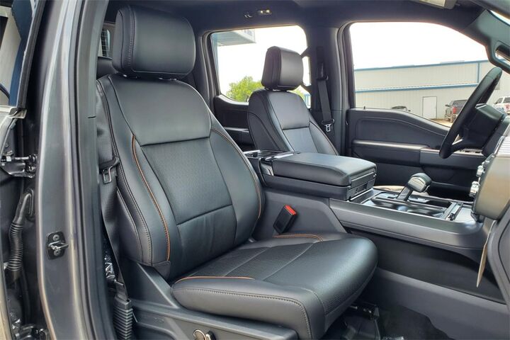 2025 Ford F-150 Lariat  TX