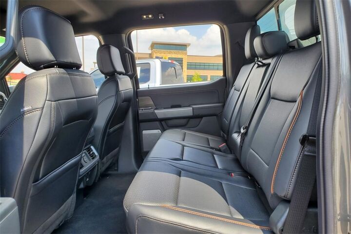 2025 Ford F-150 Lariat  TX