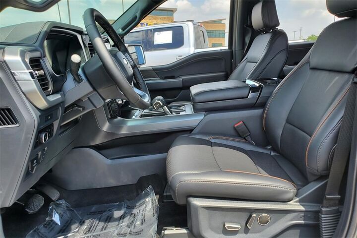 2025 Ford F-150 Lariat  TX